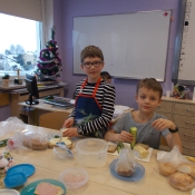 Pyszne sałatki przygotowane przez klasę 3c (15.01.2016)